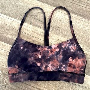 Lululemon Flow Y Nulu sports bra size 2